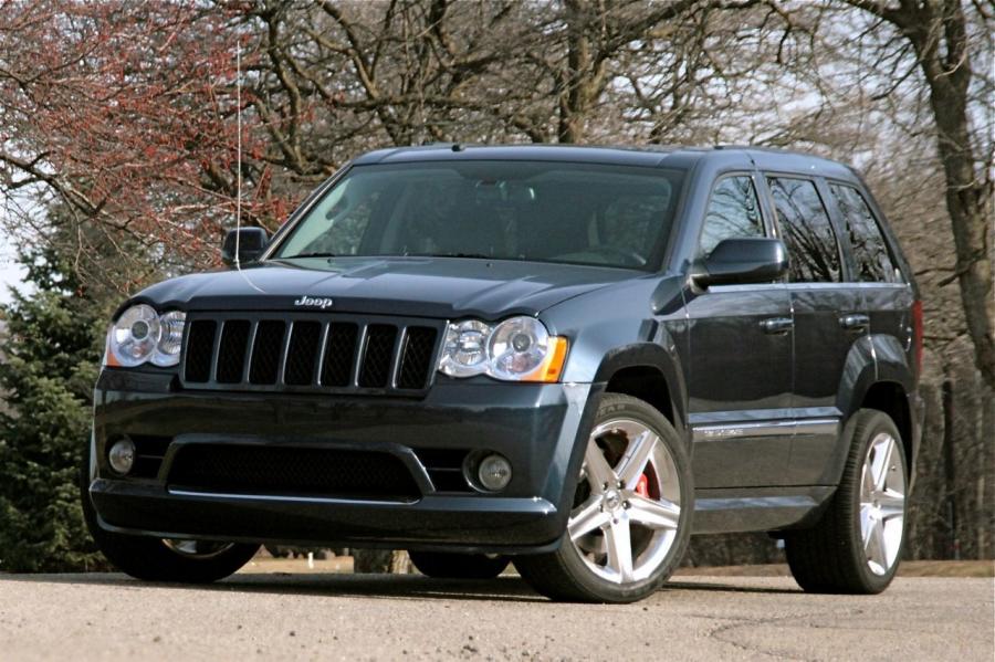  Jeep Grand Cherokee SRT8 2009 года  (фото 15 из 26)